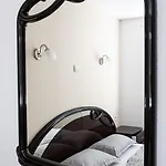 Bells Of - 3 Cosy Private Free Parking Apartment