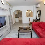 Bells Of - 3 Cosy Private Free Parking Appartement