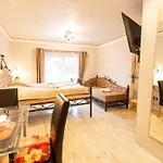 Bells Of - 3 Cosy Private Free Parking Appartement