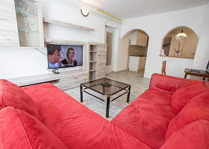 Bells Of - 3 Cosy Private Free Parking شقة